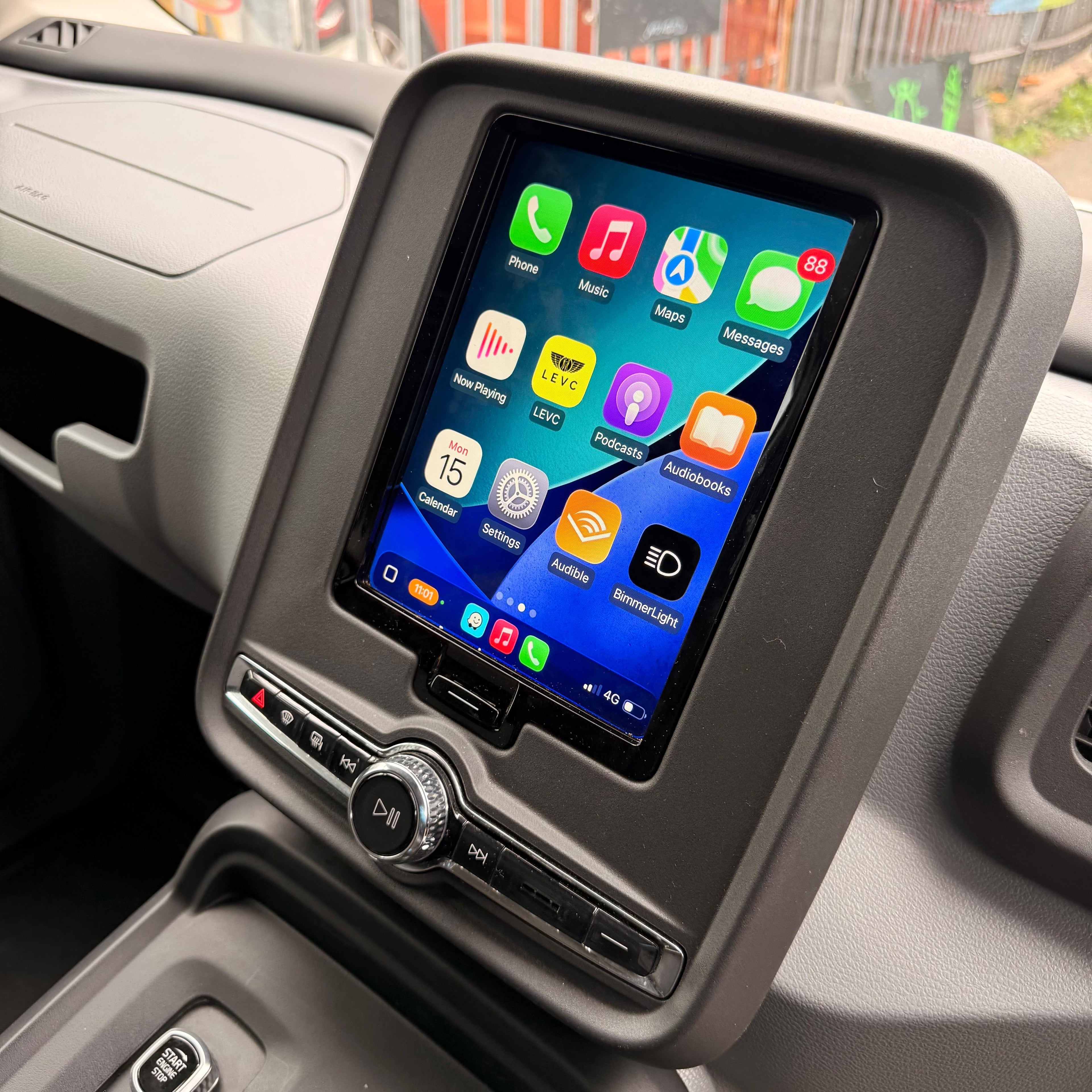 APPLE CAR PLAY AND ANDROID AUTO FOR LEVC TXE & VN5 TAXI