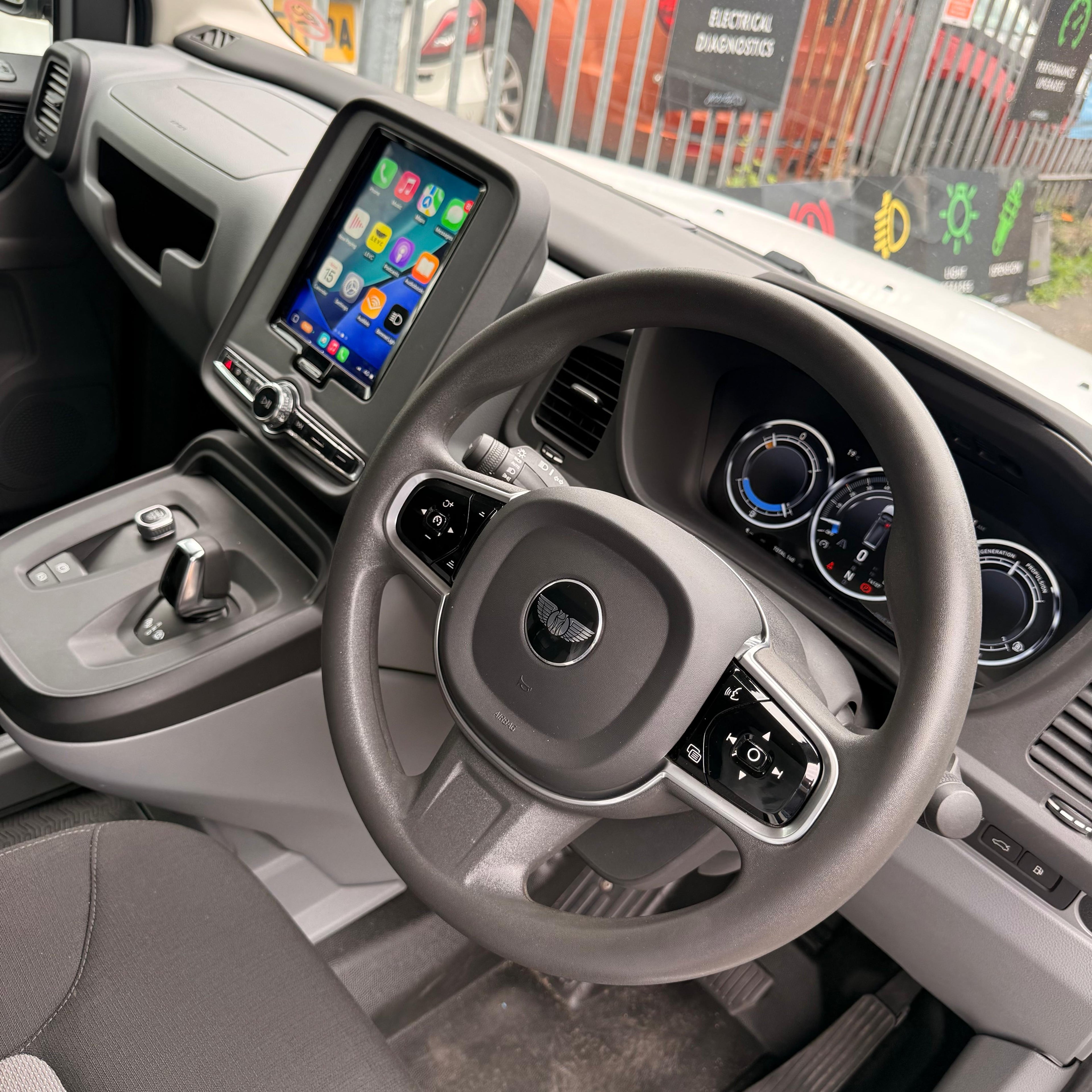 APPLE CAR PLAY AND ANDROID AUTO FOR LEVC TXE & VN5 TAXI
